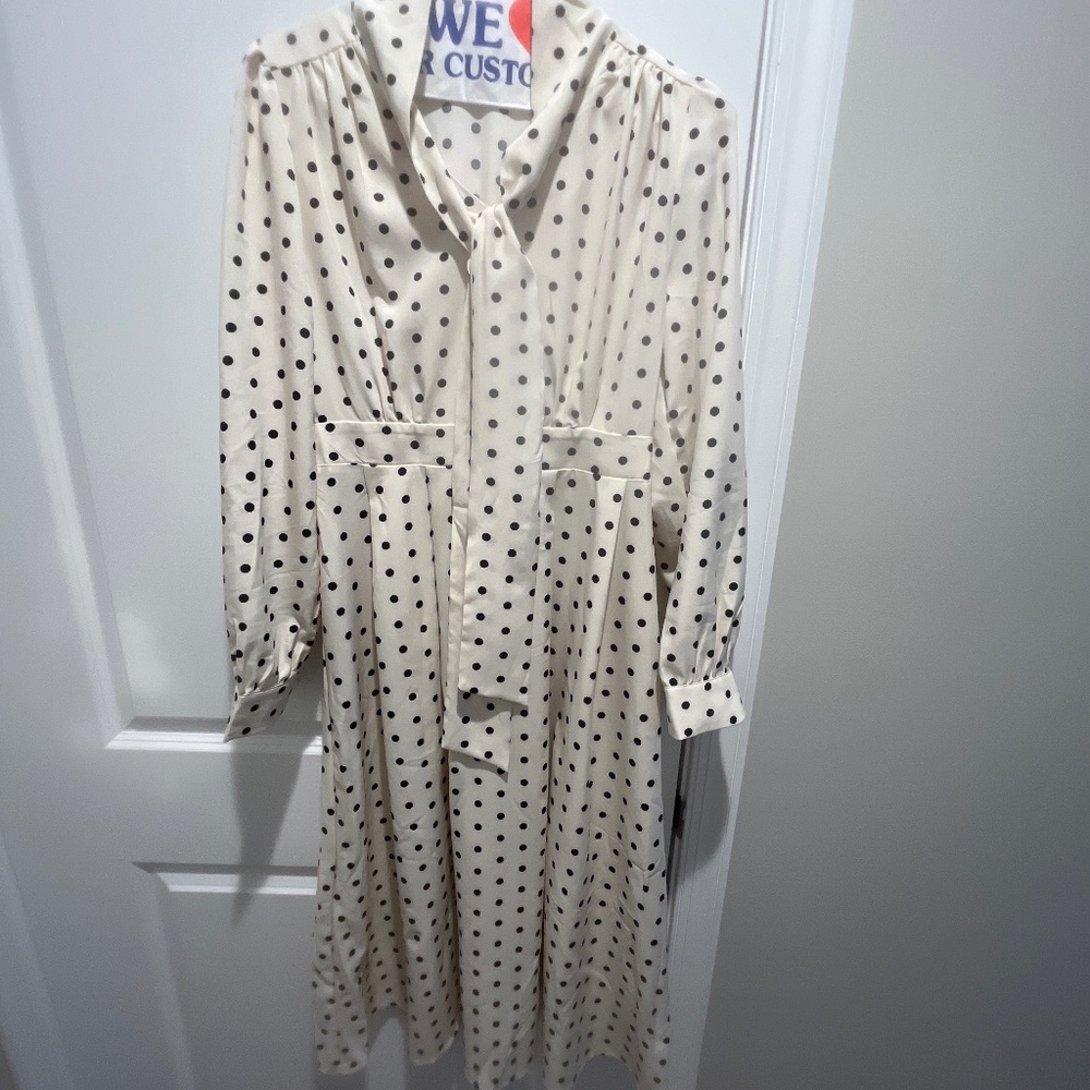 Polkadot dress with bow